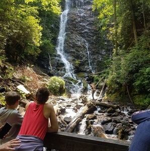 Meet your Posher, Yoly